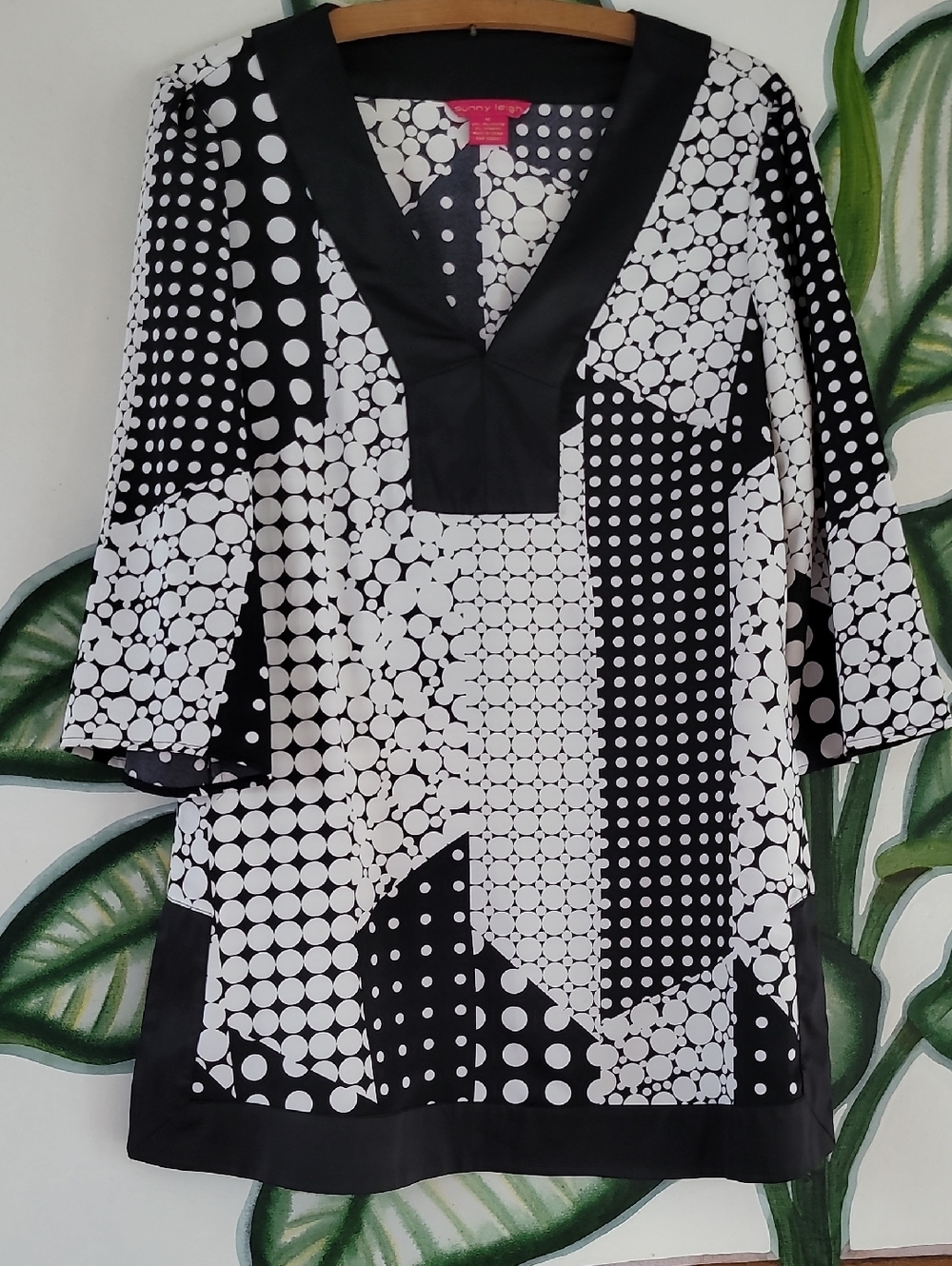 Sunny Leigh Womens Black & White Polka Dot V-Neck Tunic with Belt, Size M